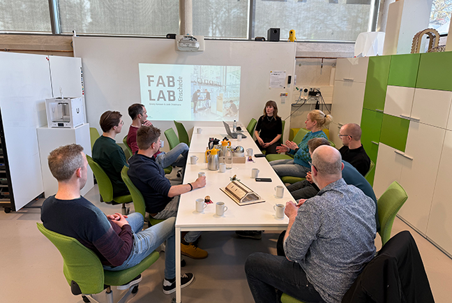 Stage-Dynteq_bezoek-fablab_2kol