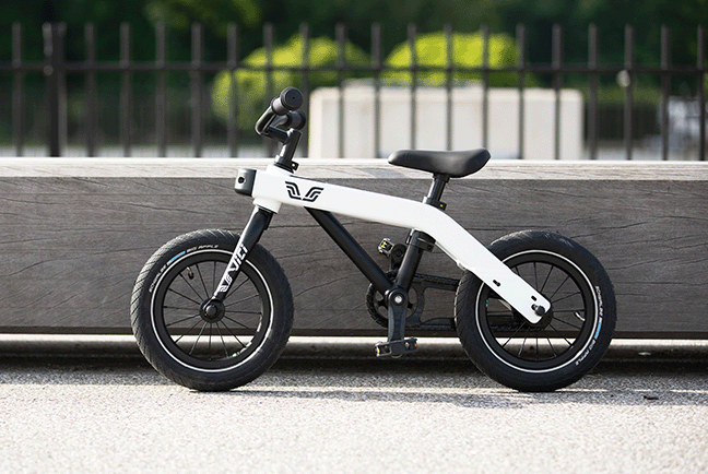 Dynteq_Vici_meegroeifiets_sfeerbeeld-4_2kol